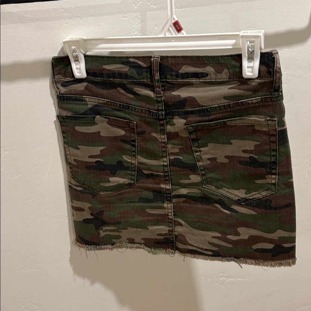 Forever 21 Green Camouflage Skirt - Picture 2 of 7